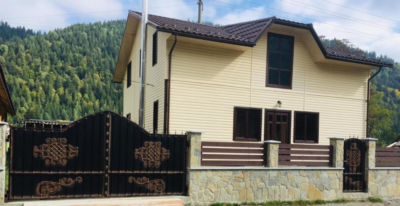 Appartement Гірська Роса à Verkhniy Yasenov Extérieur photo